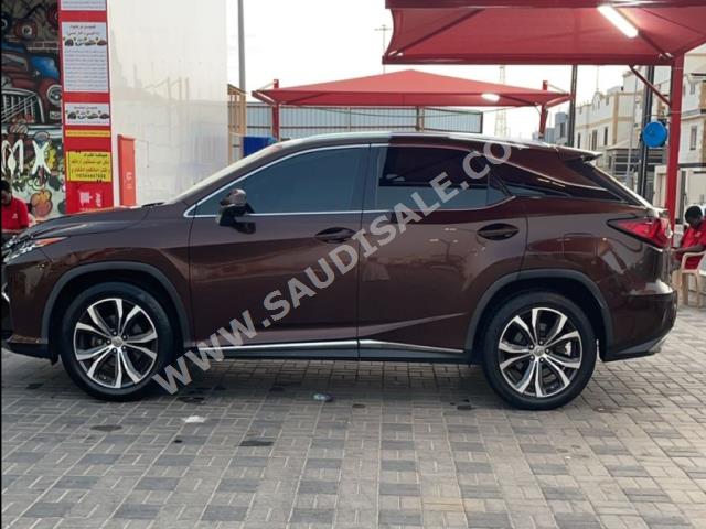 2016 لكزس أر إكس 350