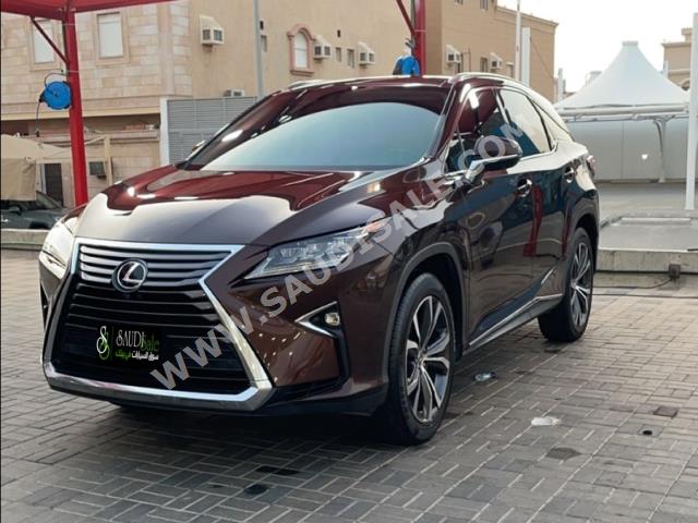 2016 لكزس أر إكس 350