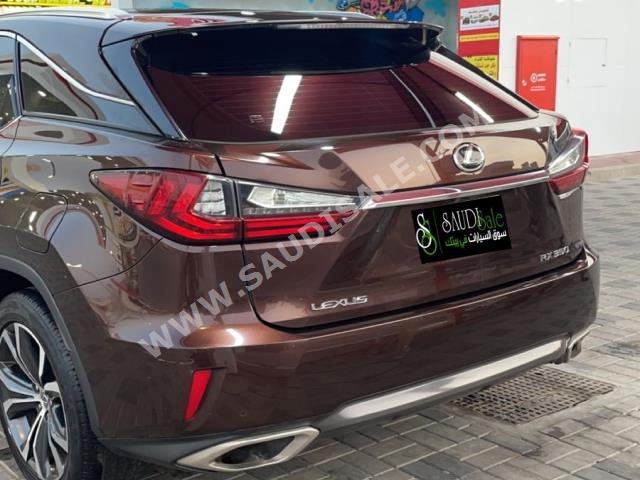 2016 لكزس أر إكس 350
