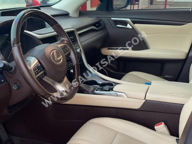 2016 لكزس أر إكس 350