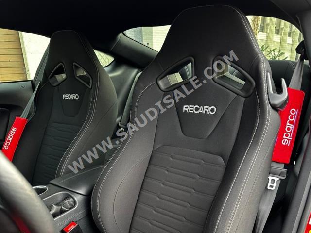 2021 فورد موستانغ ماك 1