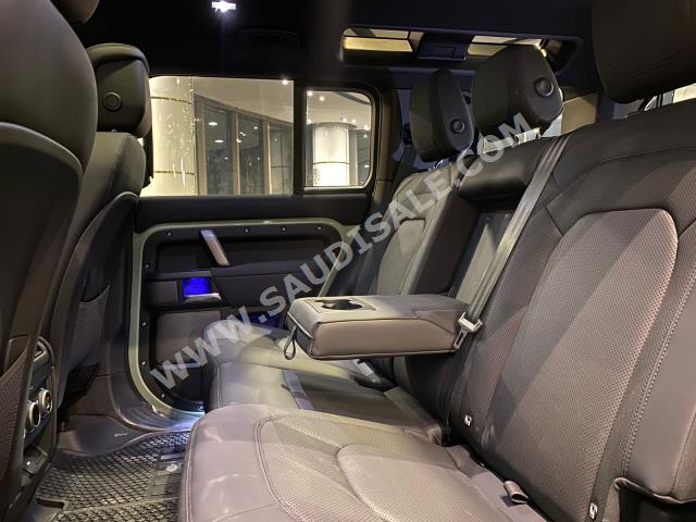 2023 لاند روفر ديفيندر