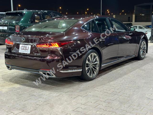 2018 لكزس إل إس 500