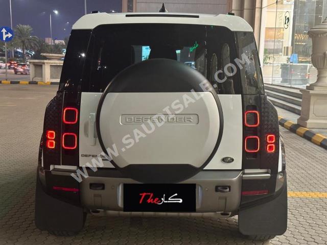 2022 لاند روفر ديفيندر اكس داينمك