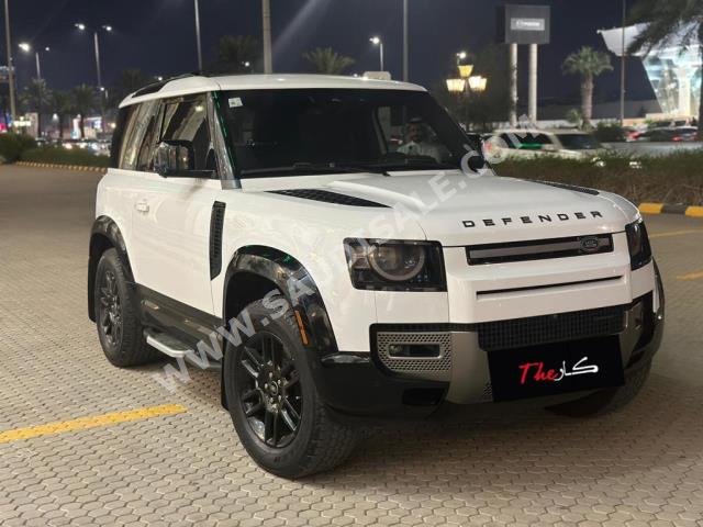 2022 لاند روفر ديفيندر اكس داينمك