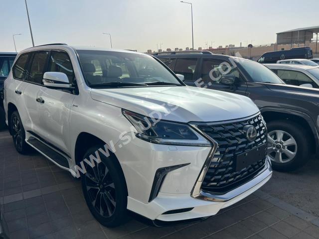 2021 لكزس إل إكس 570 بلاك اديشن