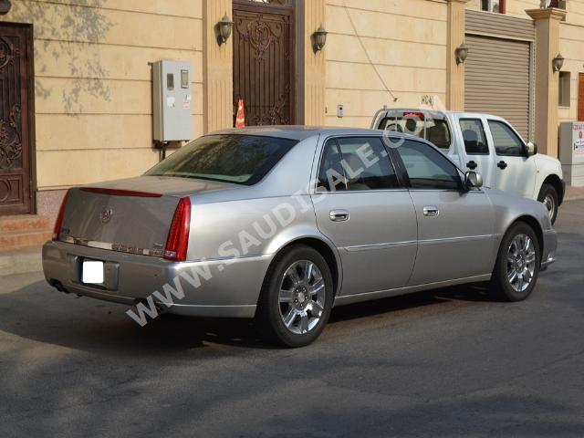 2008 كاديلاك دي تي اس بلاتينيوم