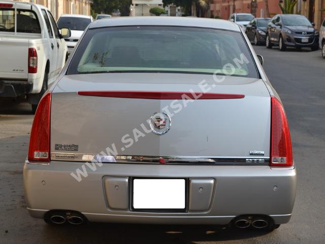 2008 كاديلاك دي تي اس بلاتينيوم
