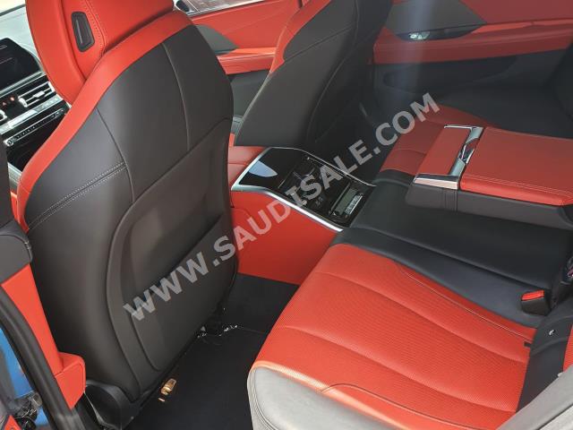 2021 بي ام دبليو الفئة الثامنة 850 أي