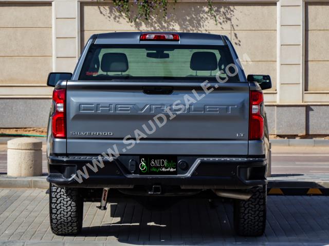 2021 شفروليه سلفرادو تريل بوس