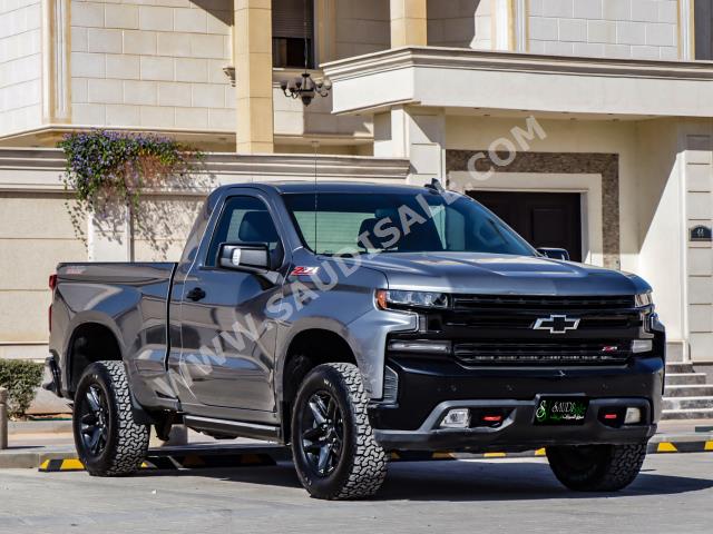 2021 شفروليه سلفرادو تريل بوس