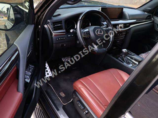 2021 لكزس إل إكس 570 اس