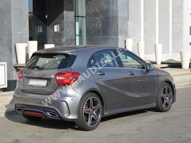 2018 مرسيدس - بنز أي 250