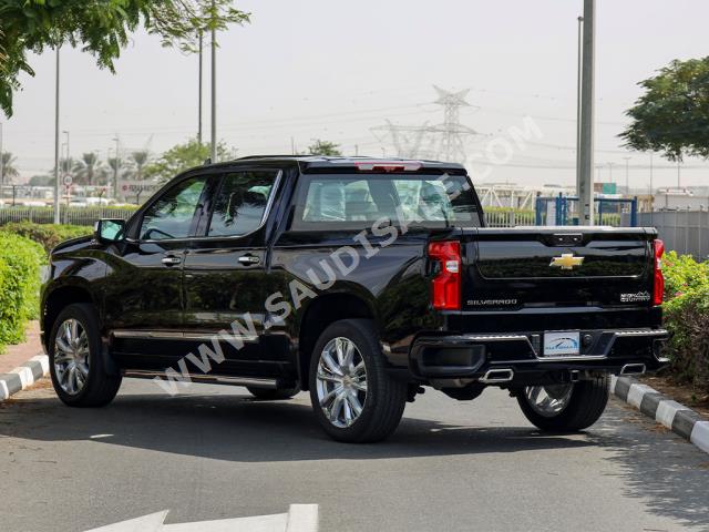 2023 شفروليه سلفرادو هاي كانتري