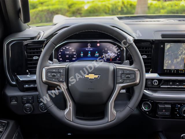 2023 شفروليه سلفرادو هاي كانتري