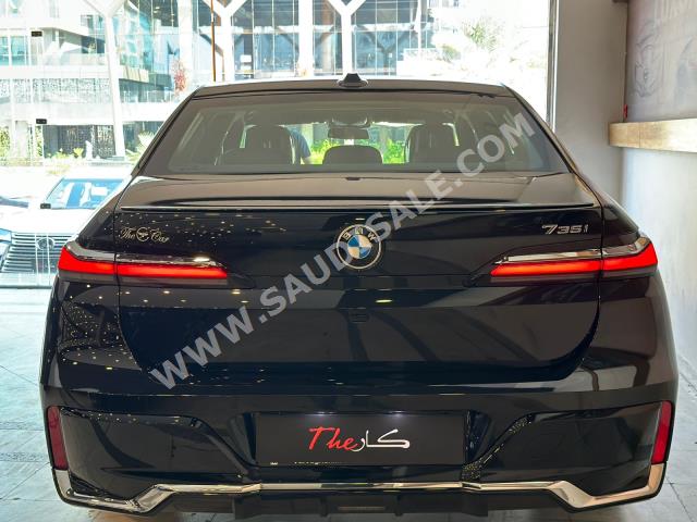 2024 بي ام دبليو الفئة السابعة 735 إل أي
