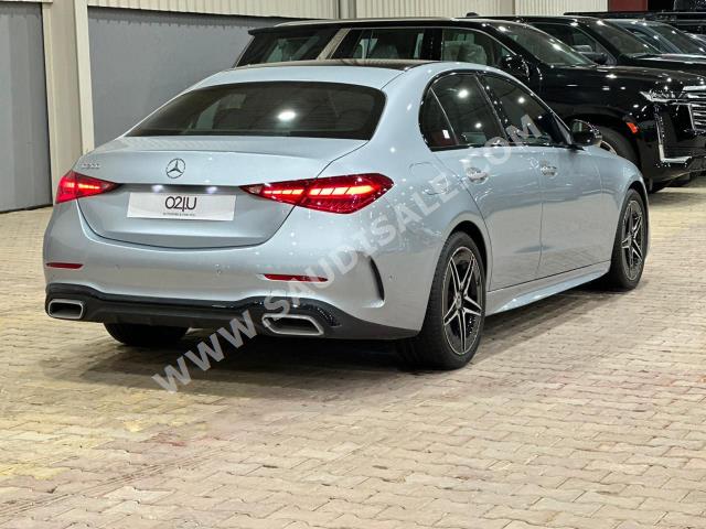 2022 مرسيدس - بنز سي 200