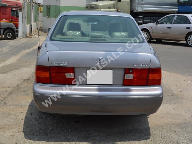 1999 لكزس إل إس 400