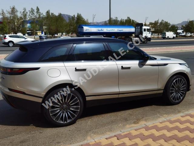 2018 لاند روفر رينج روفر فيلار أر - دايناميك