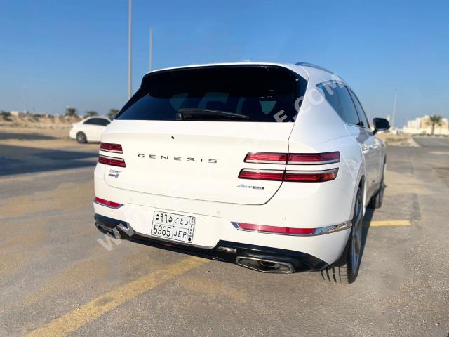 2021 جينيسيس جي في 80