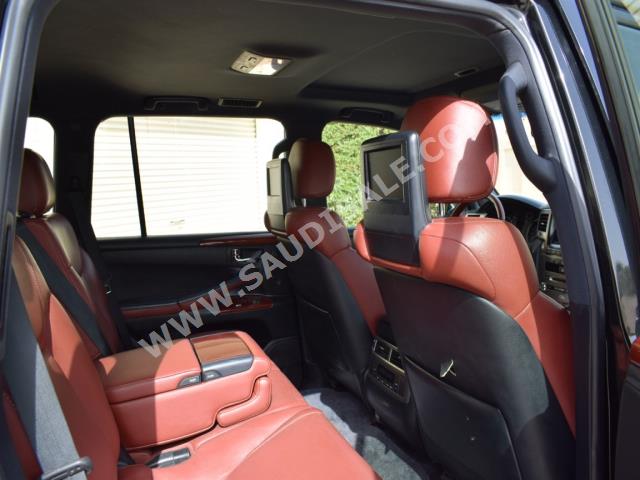 2014 Lexus LX 570