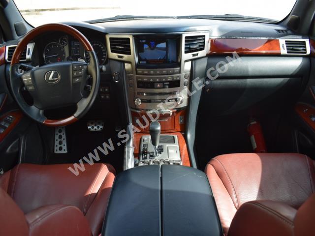 2014 Lexus LX 570