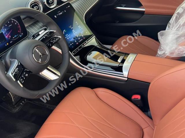 2022 مرسيدس - بنز سي 300