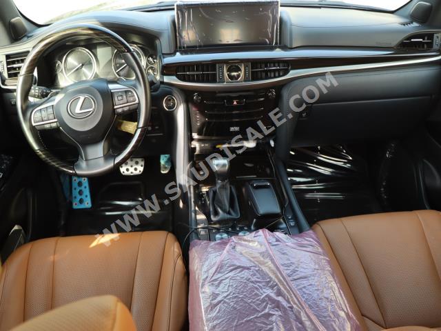 2021 لكزس إل إكس 570 اس