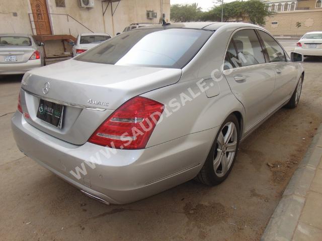 2010 Mercedes-Benz S 550