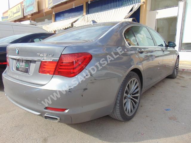 2010 BMW 7 Series 740Li