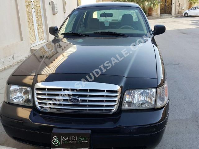 2010 فورد كراون فكتوريا