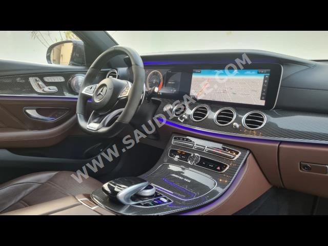 2017 مرسيدس - بنز إي 63إس أي إم جي