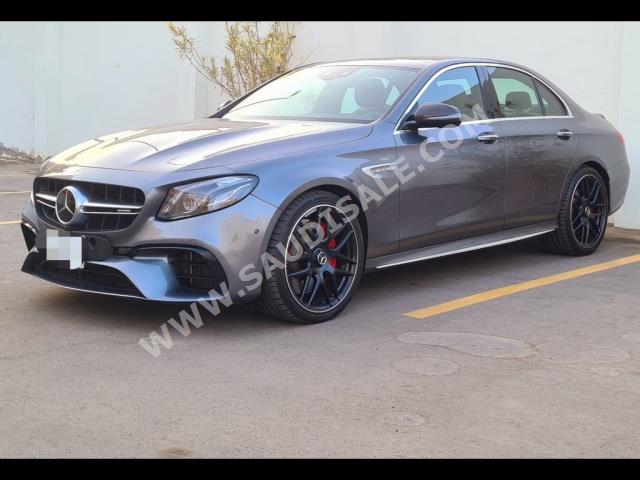 2017 مرسيدس - بنز إي 63إس أي إم جي