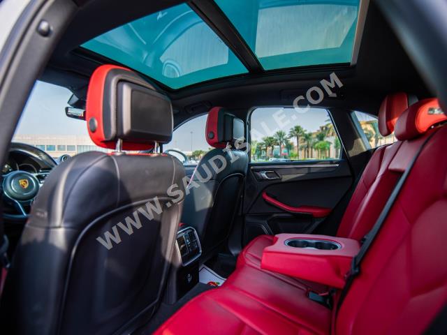 2021 Porsche Macan
