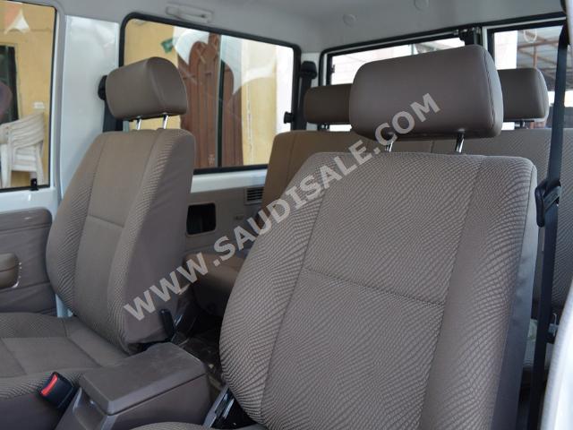 2015 تويوتا لاند كروزر ربع