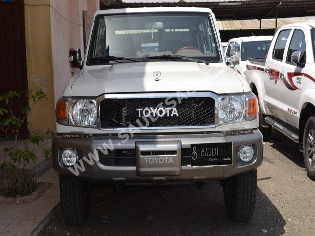 2015 تويوتا لاند كروزر ربع