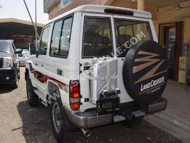 2015 تويوتا لاند كروزر ربع