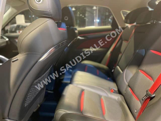 2020 جيلي توجيلا