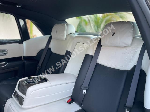 2017 رولز رويس قوست بلاك بادج