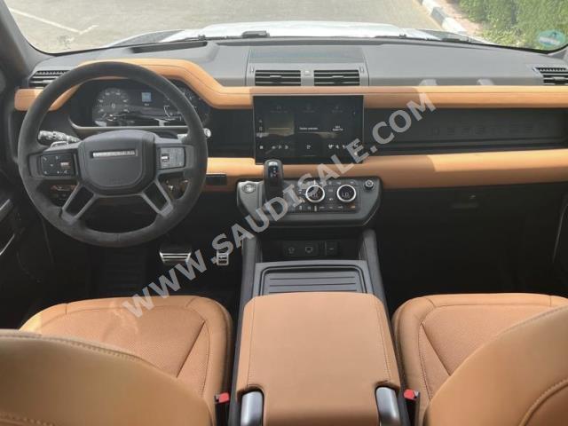 2023 لاند روفر ديفيندر