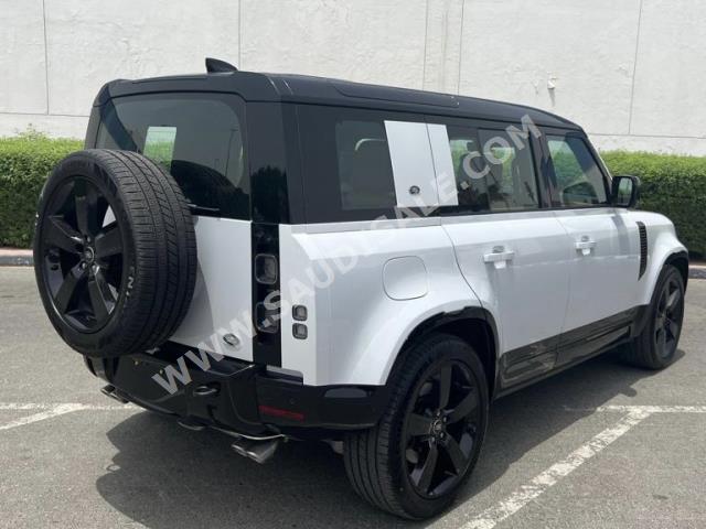 2023 لاند روفر ديفيندر