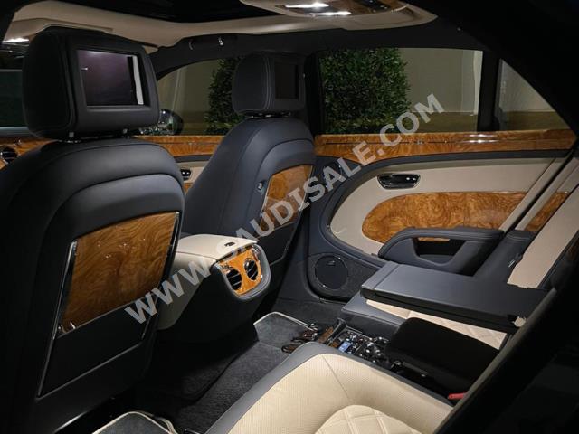 2016 بنتلي مولسان سبيد