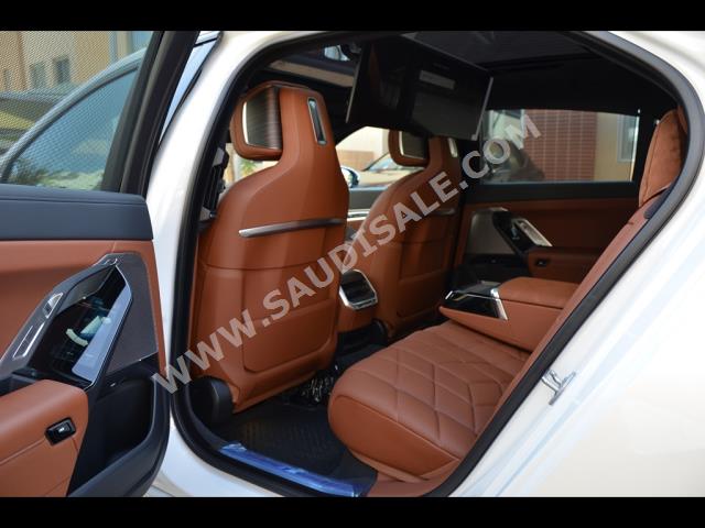 2023 بي ام دبليو الفئة السابعة 740 إل أي