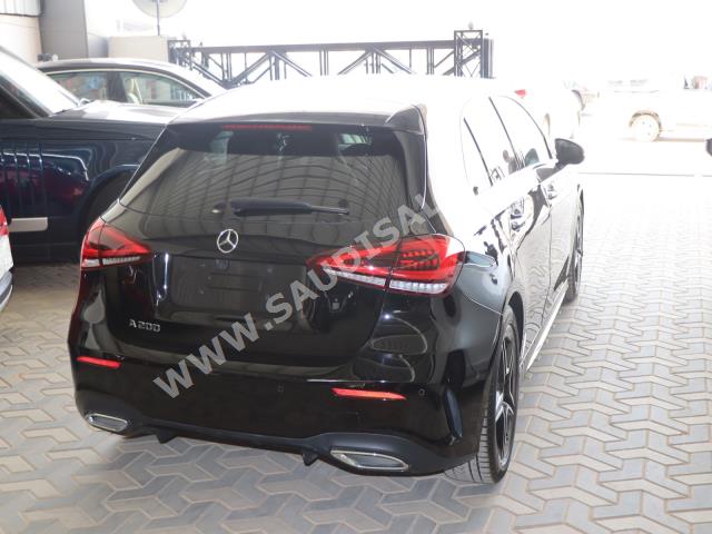 2022 مرسيدس - بنز أي 200