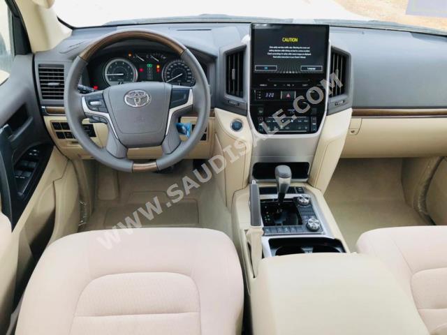 2021 Toyota Land Cruiser GX