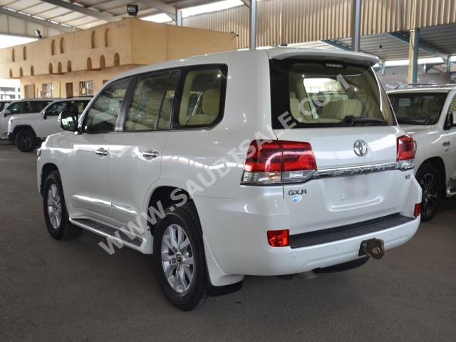 2016 Toyota Land Cruiser GXR