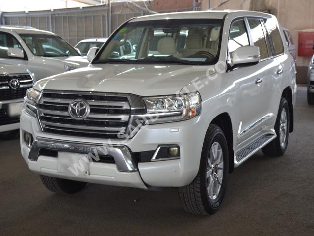 2016 Toyota Land Cruiser GXR