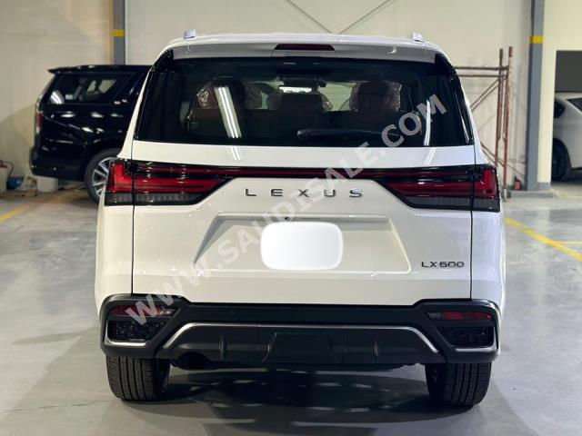2023 لكزس إل إكس 600 إف