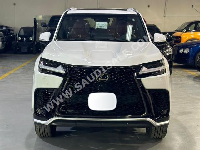 2023 لكزس إل إكس 600 إف