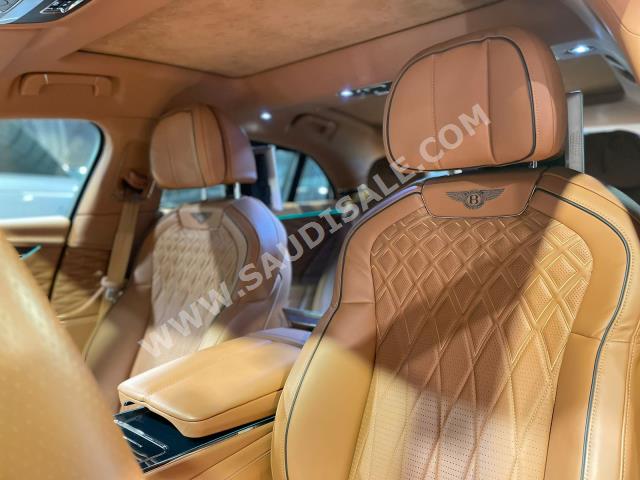 2020 بنتلي كونتيننتل فلاينج سبير الاصدار الاول